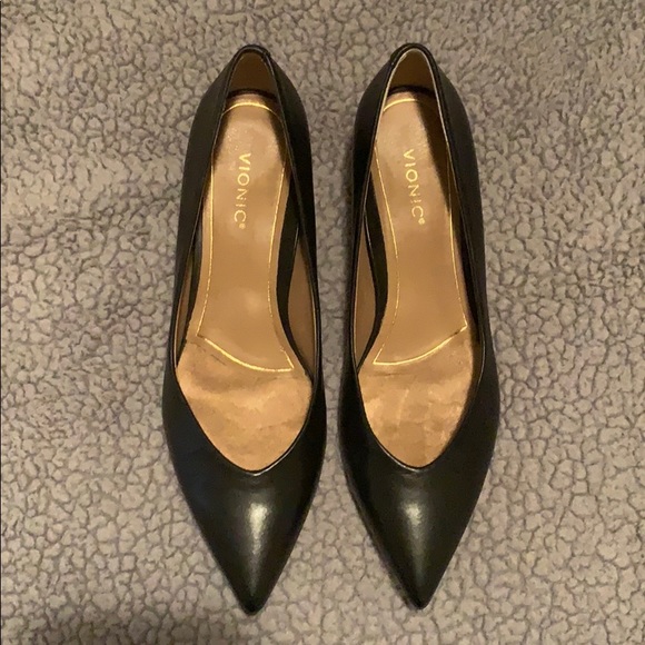 vionic josie kitten heel